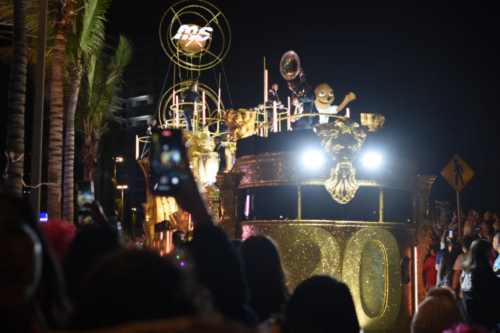 Dos magnos desfiles se disfrutaron en el Carnaval Mazatlán 2023/ Foto: Jorge Osuna El Debate/ Perfiles 
