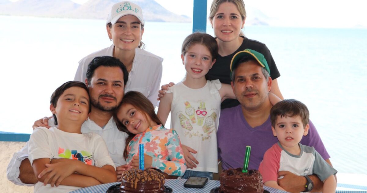 José Julián Muñoz y Juan Garibaldi comparten festejo - Perfiles