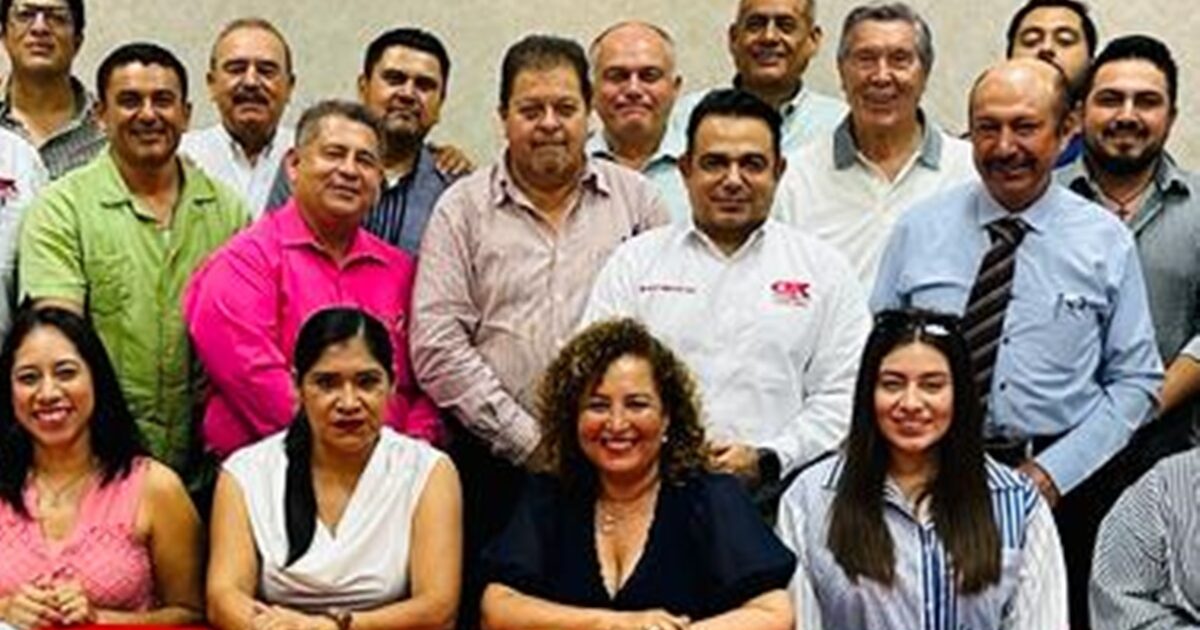 El Colegio de Ingenieros Civiles celebra su día con un desayuno - Perfiles